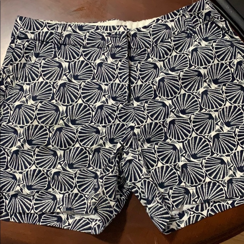 Crown and Ivy shorts size 8